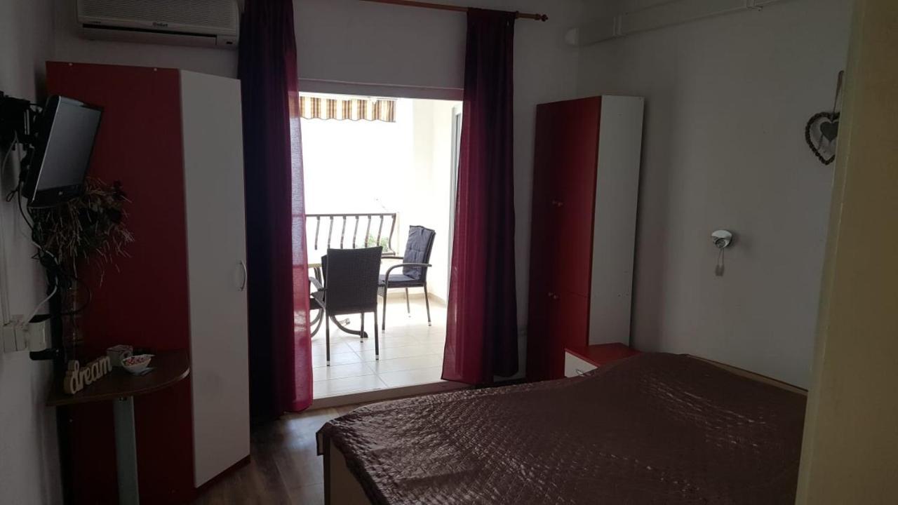 Apartments By The Sea Tucepi, Makarska - 2699 Exterior photo